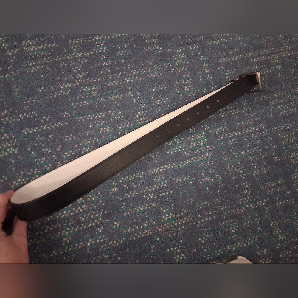 Nike White And Black Leather Belt - Picture 2 of 3